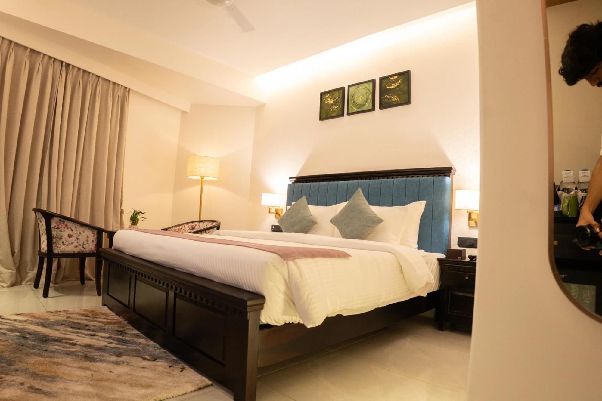 Hotel Pride Elite, Daman Exterior foto