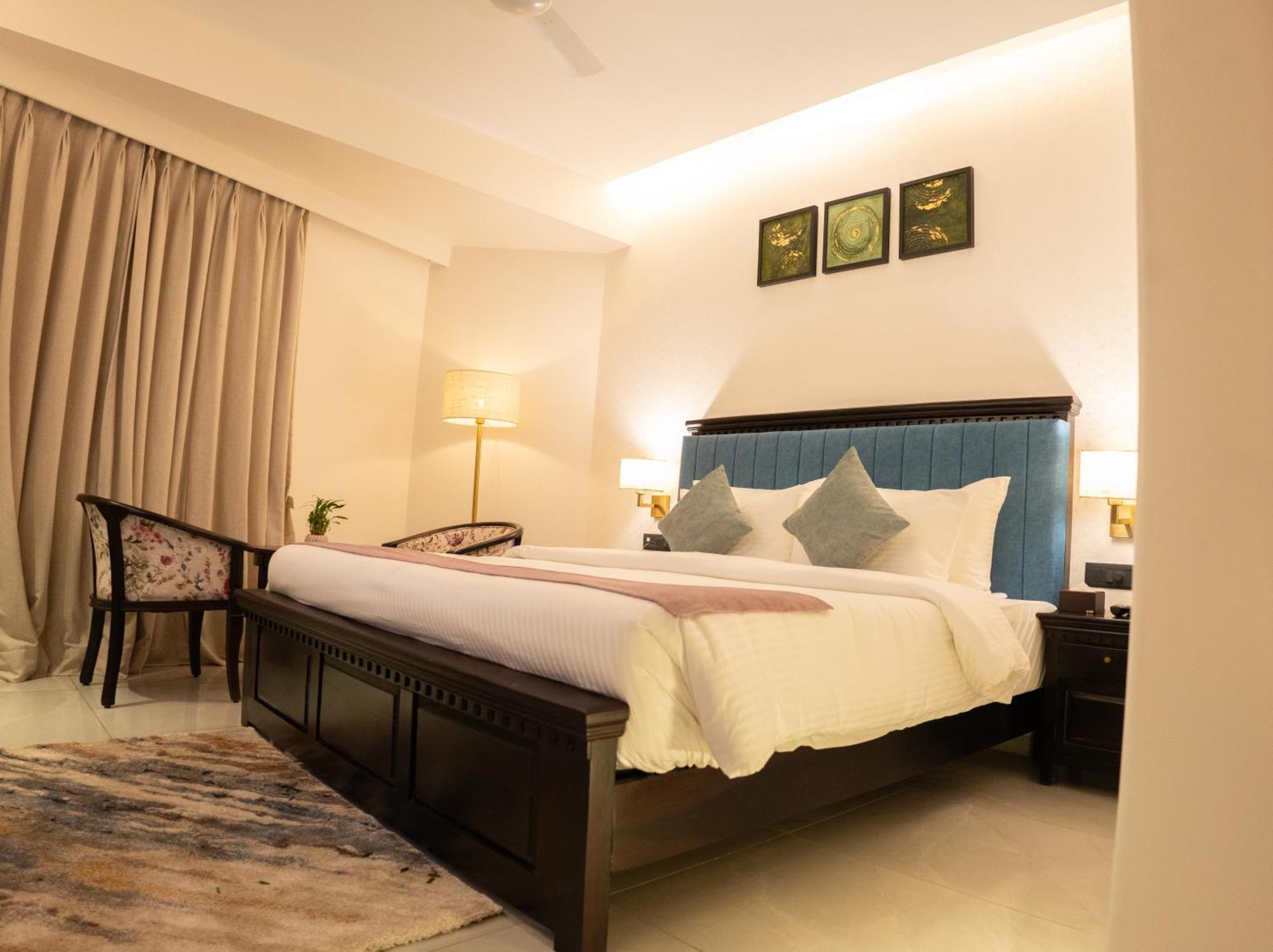 Hotel Pride Elite, Daman Exterior foto