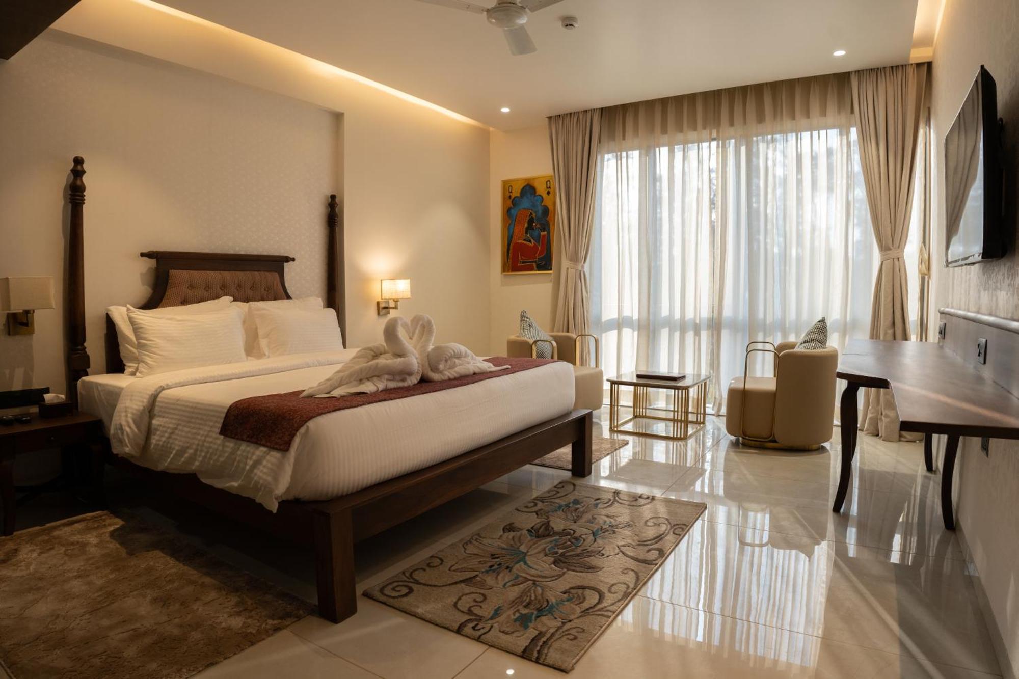 Hotel Pride Elite, Daman Exterior foto