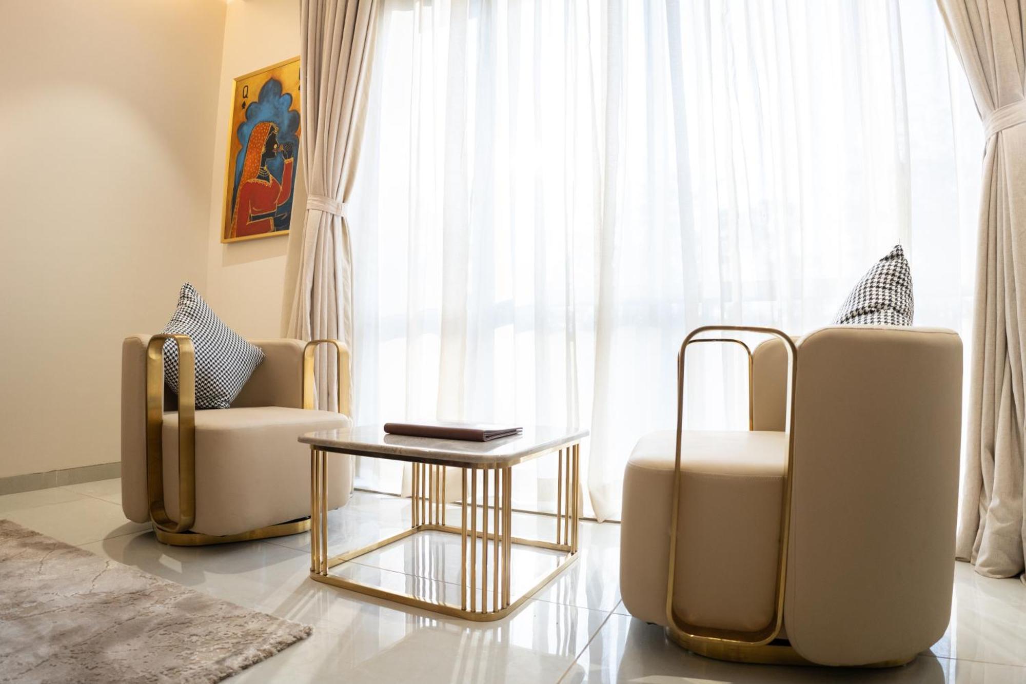 Hotel Pride Elite, Daman Exterior foto