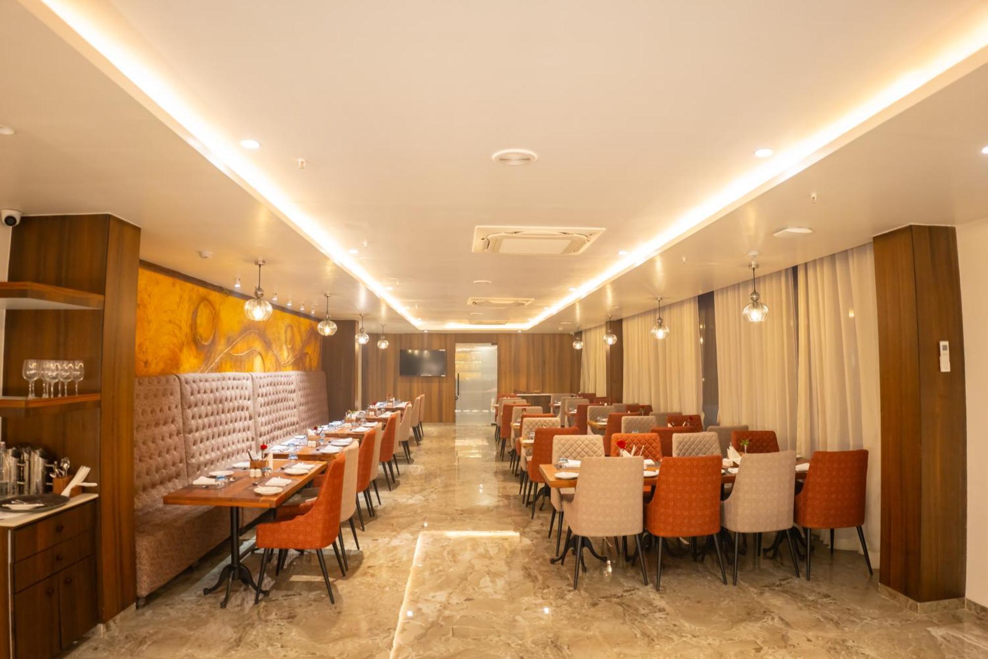 Hotel Pride Elite, Daman Exterior foto