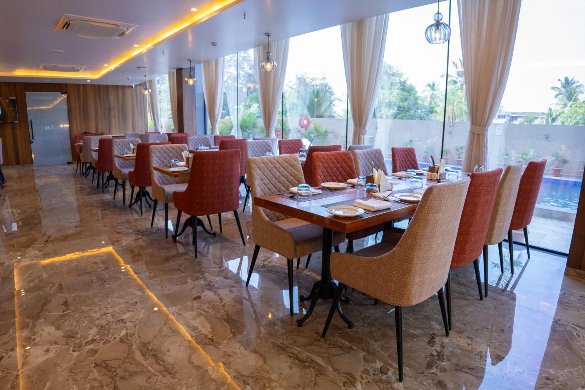 Hotel Pride Elite, Daman Exterior foto