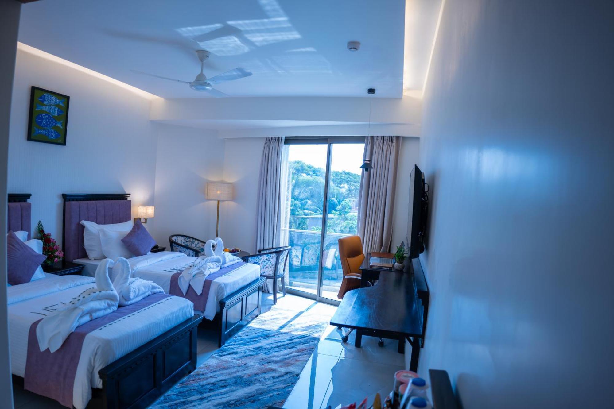Hotel Pride Elite, Daman Exterior foto