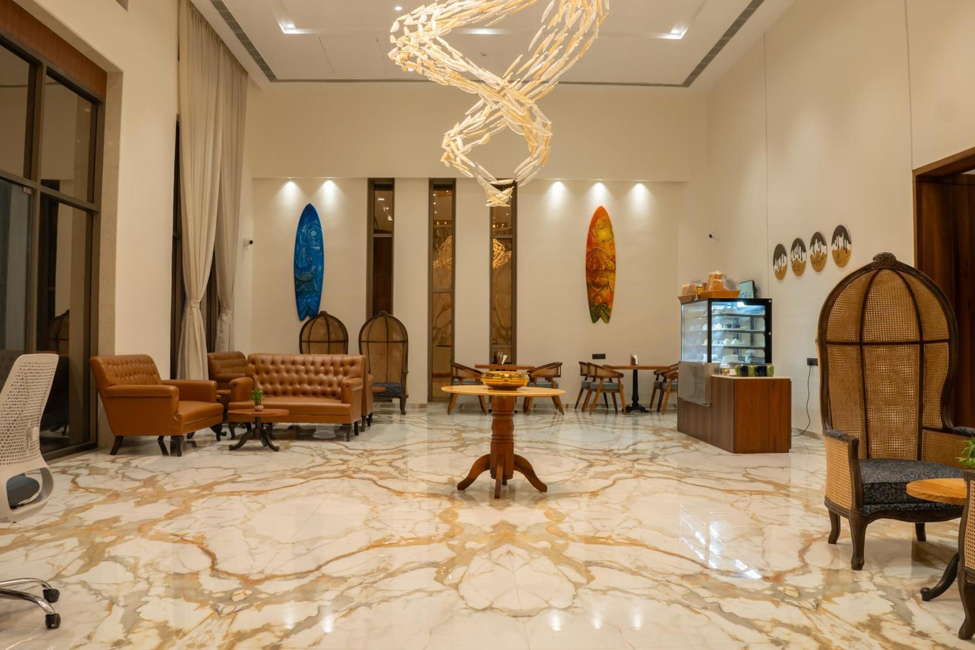 Hotel Pride Elite, Daman Exterior foto