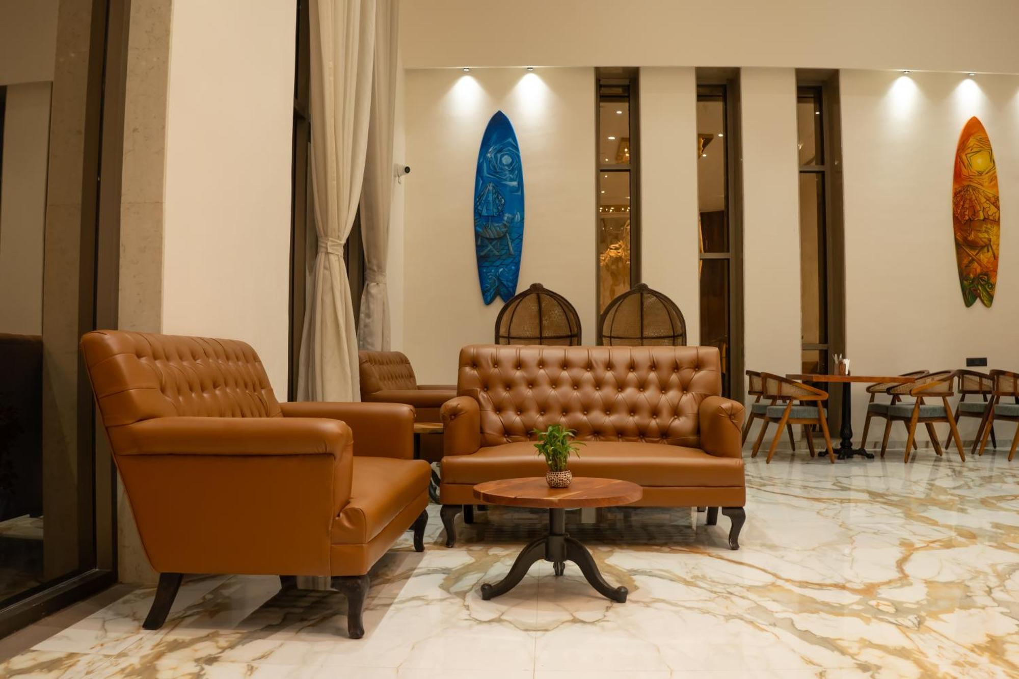 Hotel Pride Elite, Daman Exterior foto